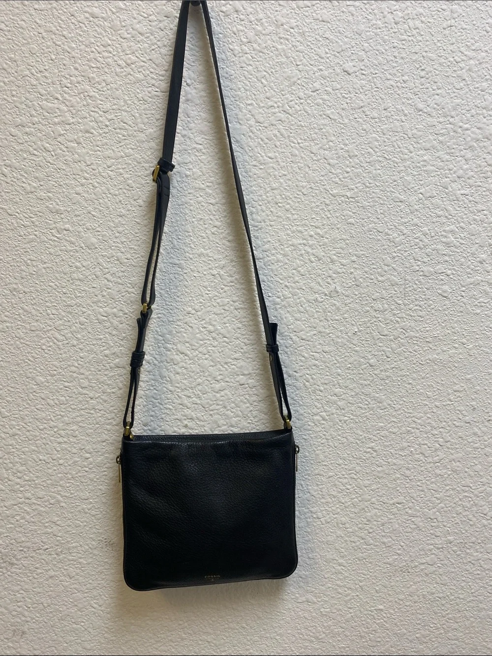 Fossil Black expandable crossbody Leather Messenger Bag with 10”x8”